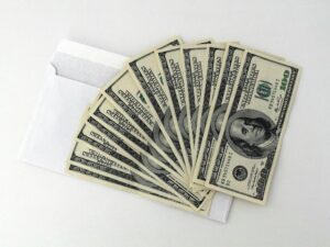 Photo by Pixabay: https://www.pexels.com/photo/100-u-s-dollar-banknotes-534229/